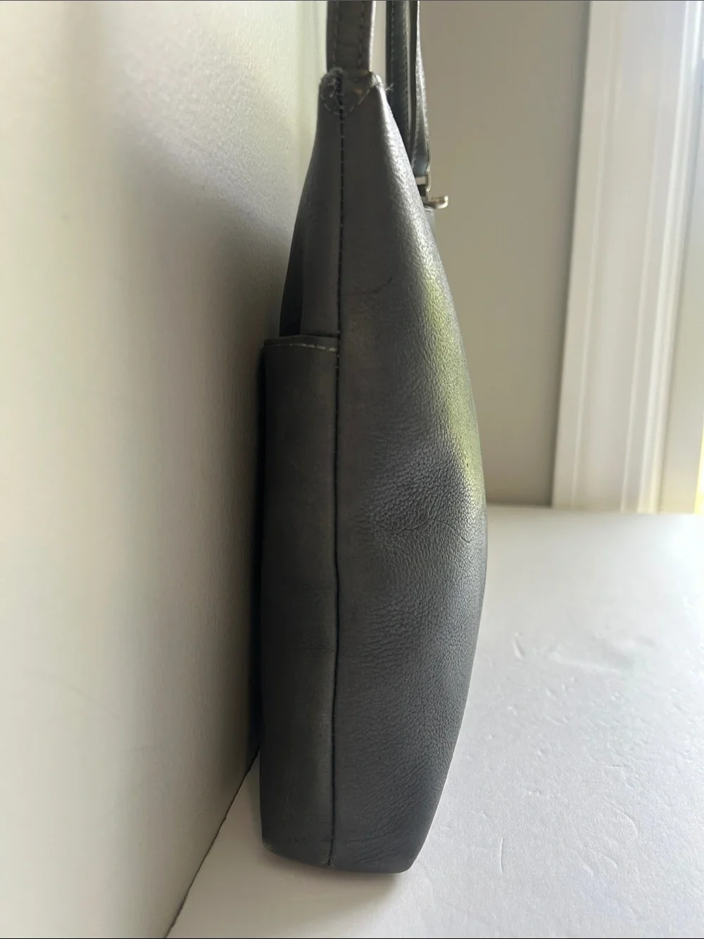 Le Donne Leather Crossbody Bag in Grey